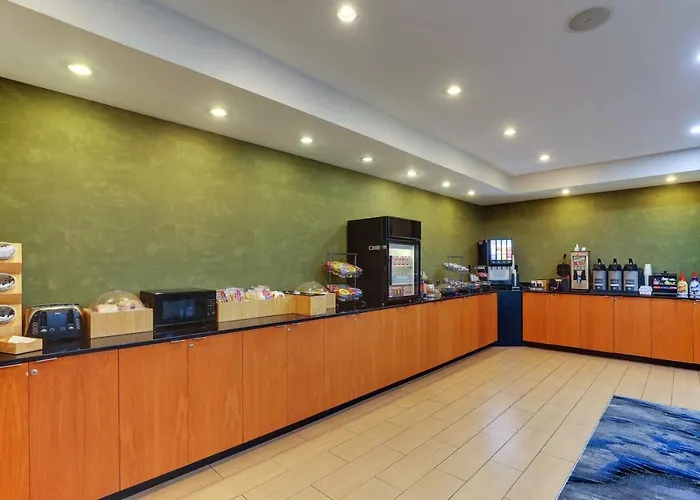 Fairfield & By Marriott Worth I-30 West Near Nas Jrb 3*