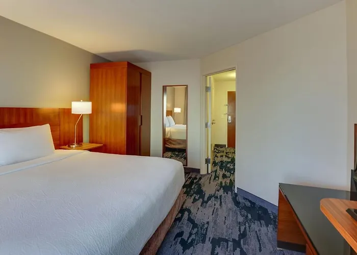 Fairfield & By Marriott Worth I-30 West Near Nas Jrb Hotel 3*