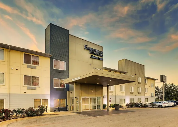 Hotel Fairfield & By Marriott Worth I-30 West Near Nas Jrb 3*