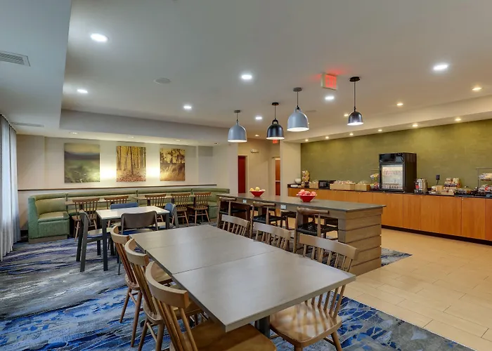 Fairfield & By Marriott Worth I-30 West Near Nas Jrb 3* Fort Worth