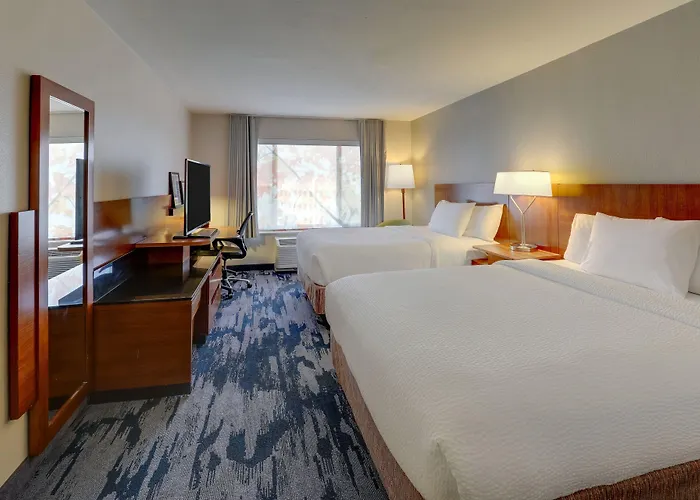 Fairfield & By Marriott Worth I-30 West Near Nas Jrb Hotel