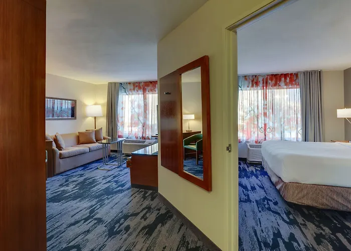 Fairfield & By Marriott Worth I-30 West Near Nas Jrb 3*